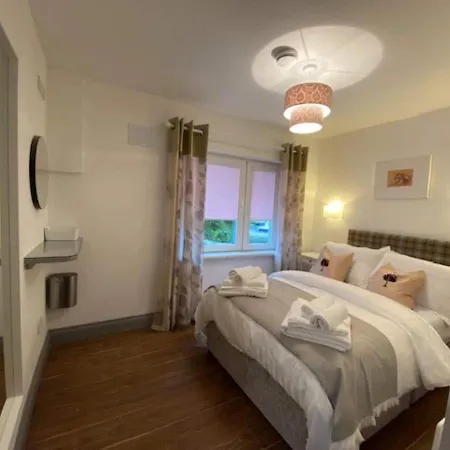 公寓 Location Location - Gorgeous 3 Bed In