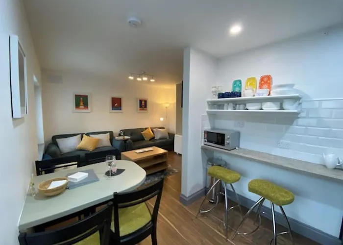 Location Location - Gorgeous 3 Bed In Apartment Killarney