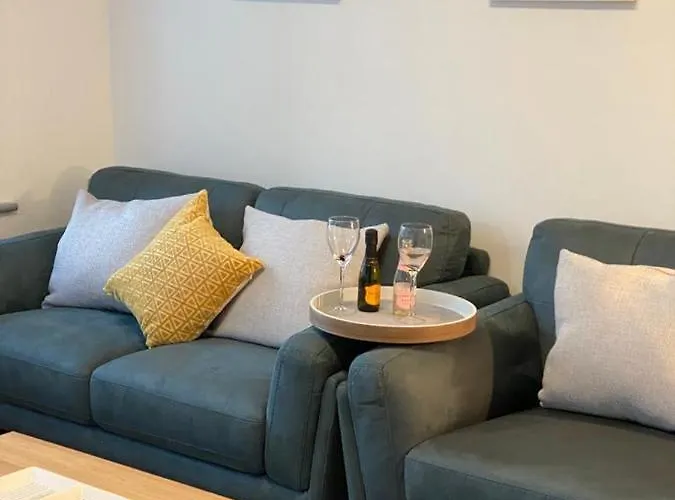 公寓 Location Location - Gorgeous 3 Bed In