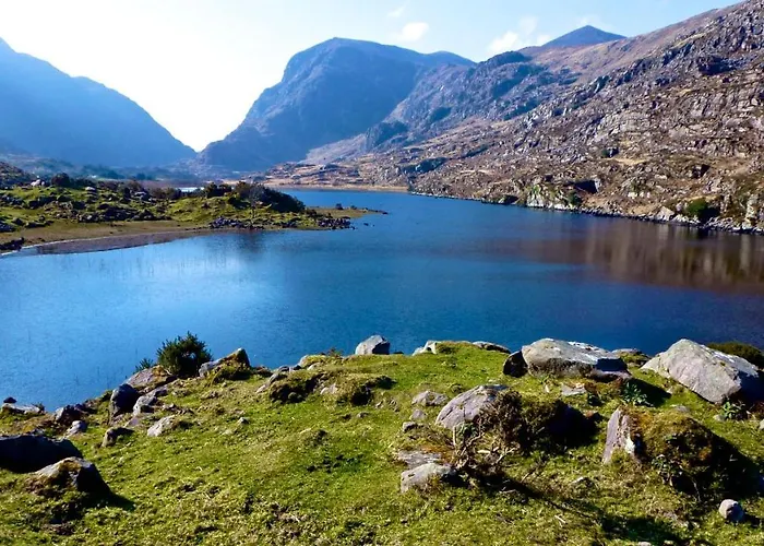 Location Location - Gorgeous 3 Bed In *