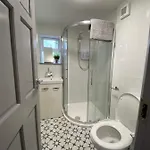 Location Location - Gorgeous 3 Bed In Apartman