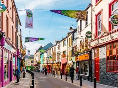 Location Location - Gorgeous 3 Bed In * Cill Airne