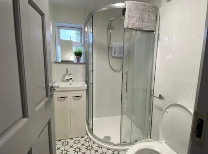 Location Location - Gorgeous 3 Bed In Apartman